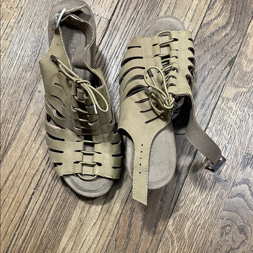 Pierre Dumas Beige Gladiator Sandals